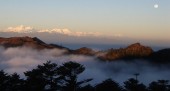 Everest, Lhotse and Makalu from Sandakphu.jpg