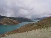 Yamdrok Lake in Tibet.jpg