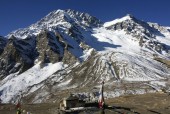 Pisang peak and local Monastery.jpg